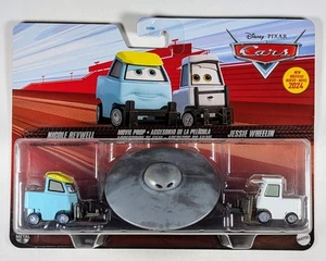 Coches Disney Pixar / Nicole Revwell, Jessie Wheelin, utilería de película / 2024 - Imagen 1 de 1