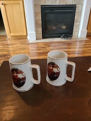 Lote de 2 tazas de Navidad vintage de Coca Cola 1996 edición coleccionista de Papá Noel adornos dorados Foto 1 de 4