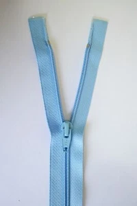55cm YKK OPEN ENDED CHUNKY ZIP - BLUE - Picture 1 of 1