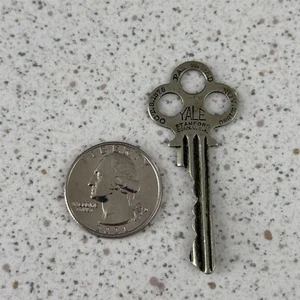 Vintage Antique Yale Cut Key Stamford Conn USA #49983 - Picture 1 of 2