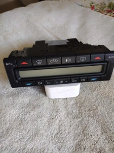 1997-1998 Mercedes Benz E420 Temperature Control Unit - Picture 1 of 2
