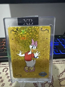 Disney Festive Greetings Daisy Duck Disney Card Gold - Picture 1 of 3