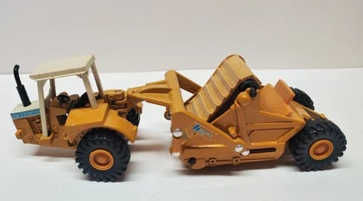 Raspador Ertl International Harvester 612B escala 1/64 Foto 1 de 3