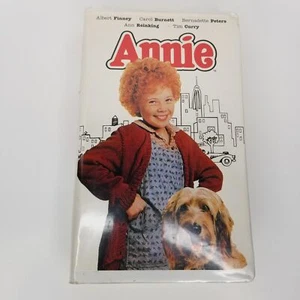 Annie VHS Clamshell Albert Finney Carol Burnett Tim Curry Movie - Picture 1 of 5