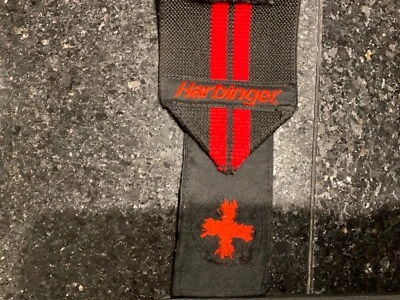 "Muñequera Harbinger Red Line de elevación pesada 18"" talla única para muñeca negra roja" Foto 1 de 4