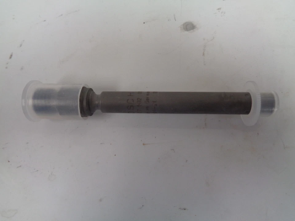 ROLLS ROYCE  BENTLEY CORNICHE NEW FUEL INJECTOR HARD TO FIND 1981-1993 - Image 1 of 1