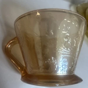 JEANETTE MARIGOLD IRIDESCENT CARNIVAL GLASS FOOTED SQUARE BASE TEACUP - Picture 1 of 5