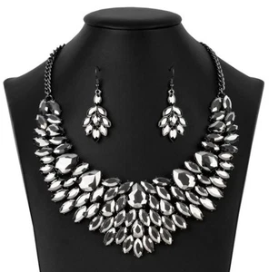 FREE SHIP NIP Paparazzi 2021 THE TANEISHA Zi Collection Necklace & Earring Set - Picture 1 of 1