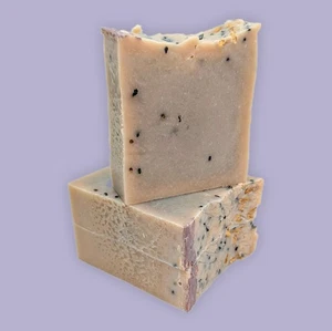 Shea Butter & Grapeseed Oil w/ Star Anise Essential Oil - Picture 1 of 4