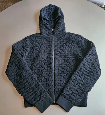 Chaqueta Jet Set Negra Tejida con Cremallera Peso Ligero Con Capucha Talla Pequeña Hecha en Italia  Foto 1 de 4