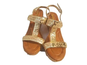 Comfy Soles By Bamboo Shoes Sandals Womens 8.5 Cork Wedge T strap Ankle Gold - Picture 1 of 3