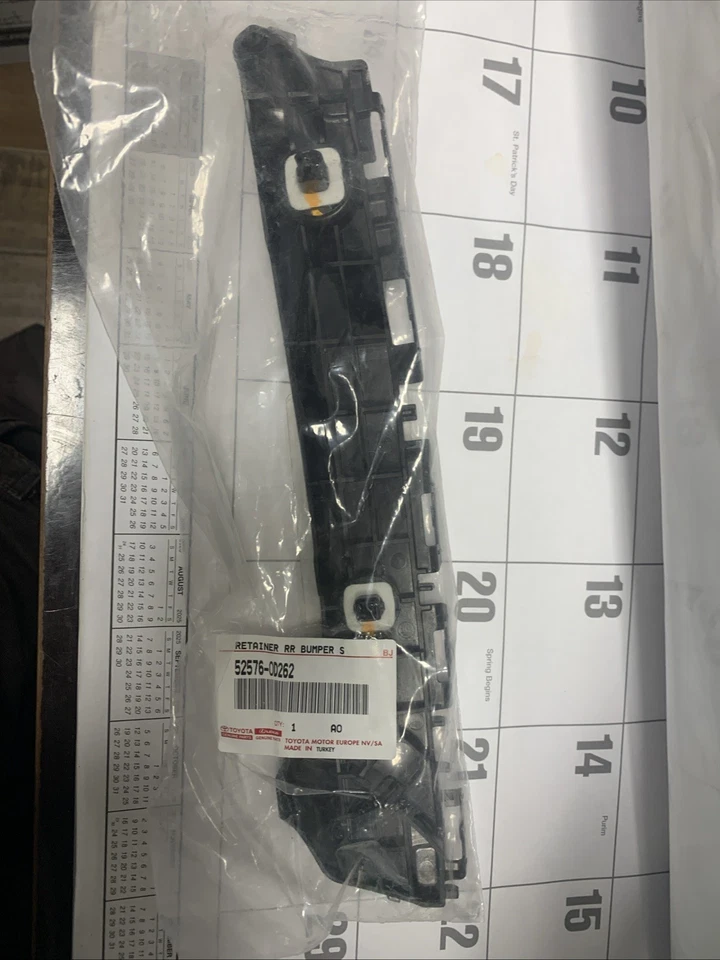 Soporte de parachoques trasero izquierdo derecho Toyota Yaris 2016 2017 OEM 52576-0D262 Foto 1 de 1