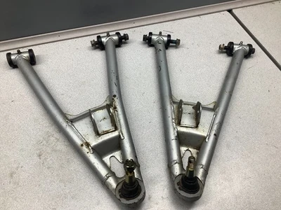 Polaris Phoenix 200 2005 05 brazos inferiores A Foto 1 de 3