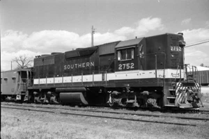 Southern Railway Railroad 2752 GP-38 Aiken SC Negative 0374 - Picture 1 of 1