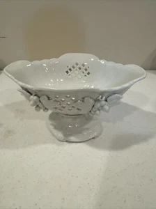 Vintage Footed Bowl Compote Arco Japan White with Raised 3D Grape Clusters - Picture 1 of 12