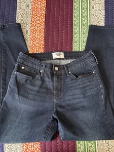 Pantalones de mezclilla Denizen Levi’s para mujer talla 8 cortos 29 X 28 lavado oscuro tiro medio ajustados - Imagen 1 de 7