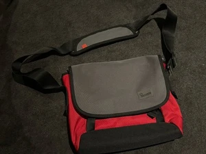 Crumpler “The Skivvy “ Satchel - Small - Picture 1 of 4