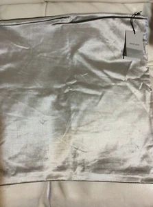 Copricuscino West Olmo Lustro Velluto Nuovo con etichette 20x20 Grigio Platino Argento Reversibile - Foto 1 di 1