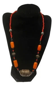 Magnífico collar bereber marroquí con cuentas ámbar. - Imagen 1 de 2