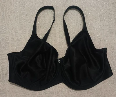 Vanity Fair Wired And Unpadded Balcony Black Bra UK Size 42E - Image 1 of 4
