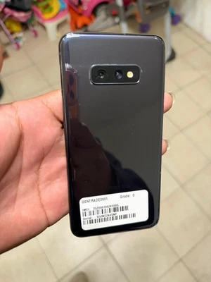 Smartphone Samsung Galaxy S10e 128GB Negro Desbloqueado Foto 1 de 2