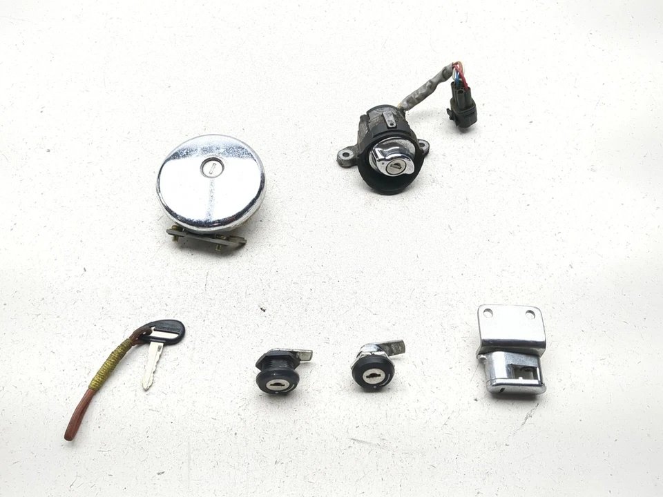 03-08 Kawasaki VN1600 Vulcan Classic Juego de bloqueo Interruptor de encendido Tapa y llave Foto 1 de 4