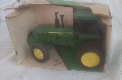 John Deere 4850 MFWD Row Crop Tractor 1/16 Scale   NIB - Image 1 of 4