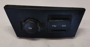 Kia Ceed SW (ED) Radio Stecker Aux iPod Steckdose USB Radio Mittelkonsole - Bild 1 von 5