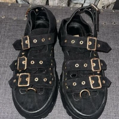 Cape Robbin Eytys 雅典娜皮革,黑色镶嵌。9 码,厚跟,扣 — 第 1/4 张图片