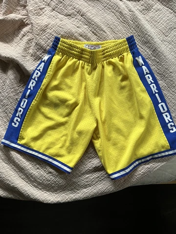 Mitchell And Ness Swingman Collection Warriors 74-75 Shorts Cover