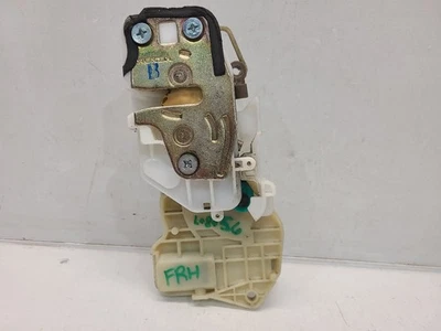 Pestillo de puerta delantera derecha para pasajero Honda Civic 2003 (sedán) - cerraduras eléctricas Foto 1 de 4