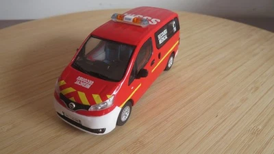 Miniature Nissan NV200 pompiers secours médical + décalque 1/43 Eligor - Photo 1/4