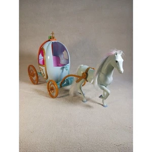 Disney Prinzessin Cinderella Kürbis Ach Kutsche mit weißem Pferd verträumtes Spielset - Bild 1 von 7