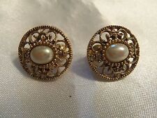AWESOME Vintage VICTORIAN Style ORNATE Gold w/ PEARL Center CLIP Earrings 15CE66