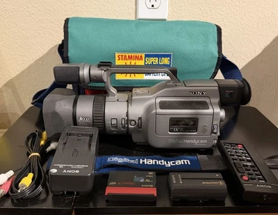 Sony Handycam DCR-VX1000 MiniDV NTSC аккумулятор + зарядное устройство + лента проверено работает ✅ - Изображение 1 из 4