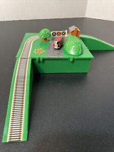 ERTL Shining Time Station Bertie At The Train Crossing Thomas The Tank Engine