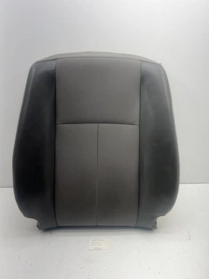 Cojín reposapiés asiento delantero izquierdo Nissan NV 2500 2012-2021 OEM. Foto 1 de 4