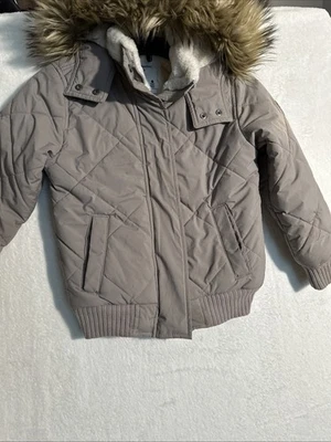 Chaqueta acolchada con interior de peluche y piel Abercrombie para niños y niñas 7/8 Foto 1 de 4