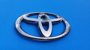 2010-2021 TOYOTA 4RUNNER REAR TRUNK LID EMBLEM LOGO BADGE SYMBOL USED OEM A21 - Picture 1 of 3