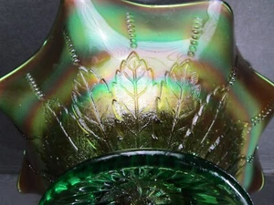 Northwood Green Carnival Glass Leaf and Ray Ruffled Bowl 7.5" - Picture 1 of 8