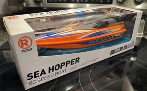 Radioshack Sea Hopper RC Radio control toy Speed Boat Classic Cruiser New Sealed - Picture 1 of 6