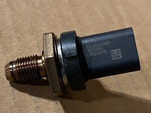 GM 12672582 Fuel Injection Rail Pressure Sensor - 2018-2022 Terrain 1.5L -- NOS - Picture 1 of 4