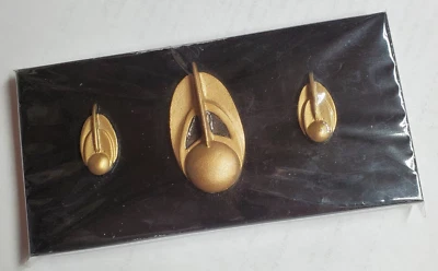 Star Trek Deep Space 9 DS9 Bajoran Major Rank Pin Set of 3 on Display Card - Image 1 of 2
