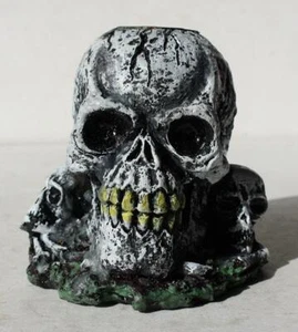 Skull Figurine Candle Holder Resin 3 Skulls Halloween Candle Holder Decoration - - Picture 1 of 1