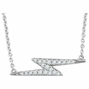 Collar con rayo de diamantes de 16-18" en oro blanco de 14K (1/8 qt. tw.) - Imagen 1 de 1