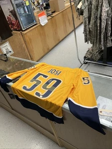 Roman Josi Nashville Predators Autographed Gold Fanatics Premium Jersey 223561 - Picture 1 of 8