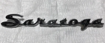 1941?/1942? CHRYSLER SARATOGA HOODSIDE? EMBLEMA DE ESCRITURA PLACA DE IDENTIFICACIÓN OEM Foto 1 de 4