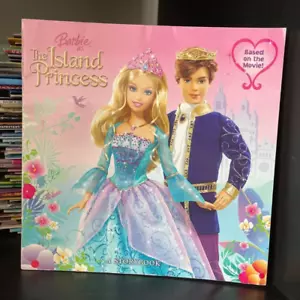 Barbie as The Island Princess book by Mary Man-Kong (Paperback) - Foto 1 di 5