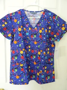 Serene Uniforms Christmas Lights Birthday Party Blue Scrub Top Sz M NWT - Picture 1 of 5