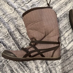 ASICS Women’s  Brown Winter Boots-SIENNA WINTER FLEECE LINED Size 10.5 - Picture 1 of 7